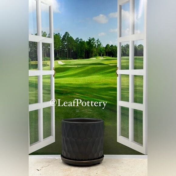 Black Link (SM) Ceramic Planter Pot with Saucer Attached - Picture 2 of 9